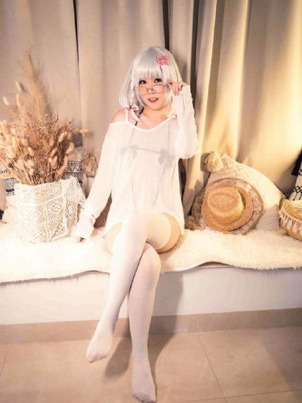 女子高中生的腰姿_蓝光高清在线观看